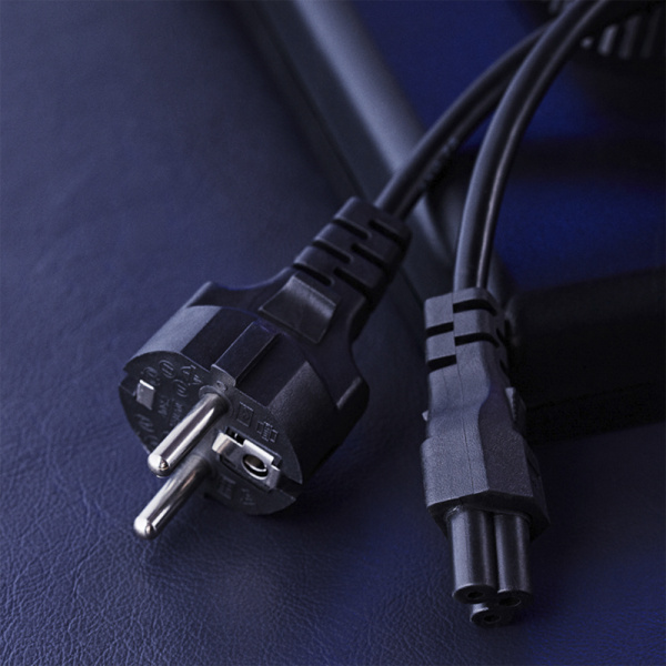 Шнур сетевой, евровилка–евроразъем С5, кабель 3x0,75мм², 3м, для питания ноутбука (пакет ПВХ) REXANT