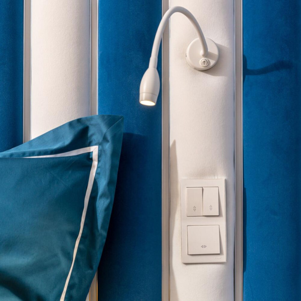 Светильник настенный регулируемый светодиодный BAND LED белый MRL LED 1116