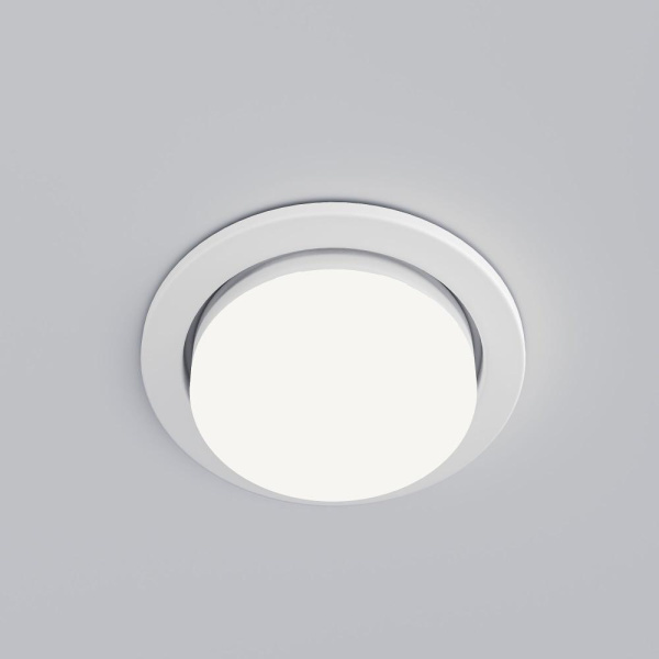 Точечный светильник Circu 1035 GX53 WH белый