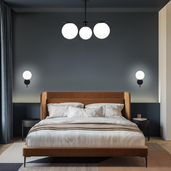 Настенный светильник со стеклянным плафоном 60147/1 черный