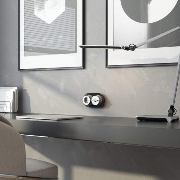 Розетка с заземлением (серебро матовый/хром) W5871054