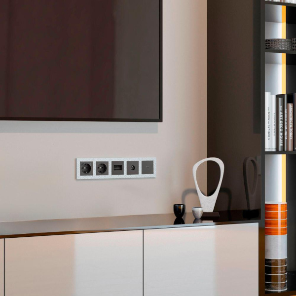 Рамка на 5 постов (белый) W0052401