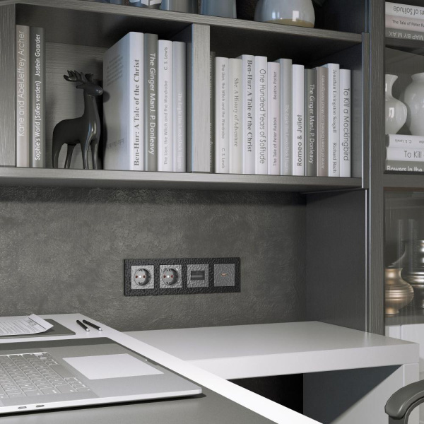 Рамка на 4 поста (черный) W0042408