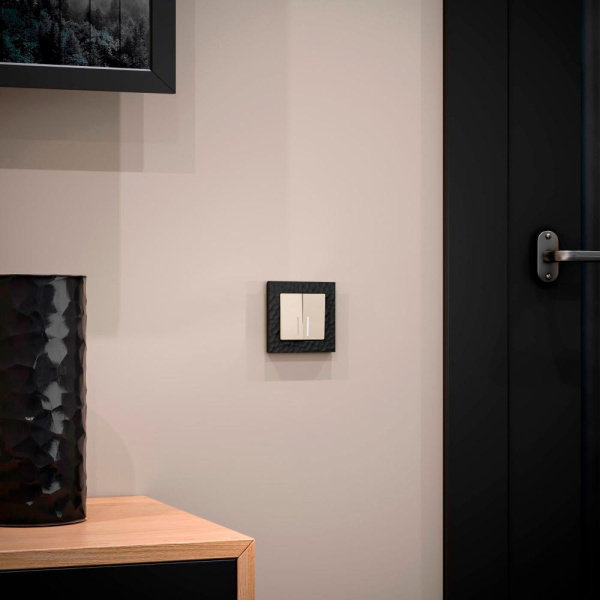 Рамка на 1 пост (черный) W0012408