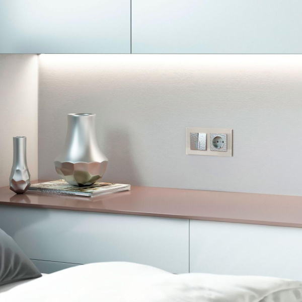 Выключатель двухклавишный проходной с подсветкой (серебряный) W1222106