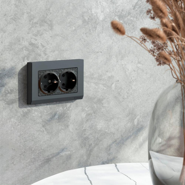 Розетка двойная с заземлением (черный) W1272008