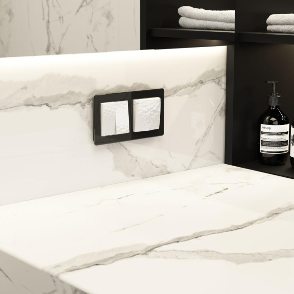 Розетка влагозащ. с зазем. с защит. крышкой и шторками (белый) W1271201