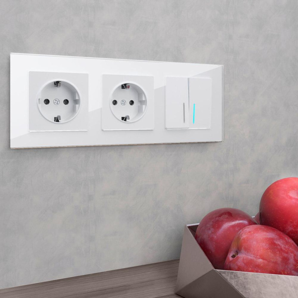 Рамка на 3 поста (белый,стекло) W0031101