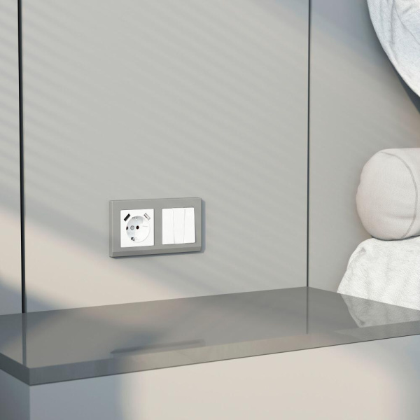 Выключатель трехклавишный (белый) W1130001