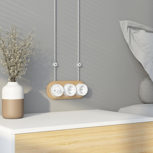 Рамка на 3 поста (светлый бук) W0035224