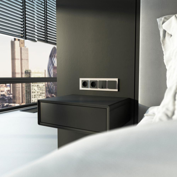 Рамка на 4 поста (дымчатый,стекло) W0041117