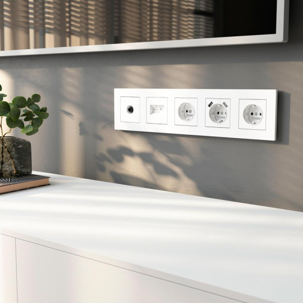 W0052961/ Рамка на 5 постов Slab (белый софт) W0052961