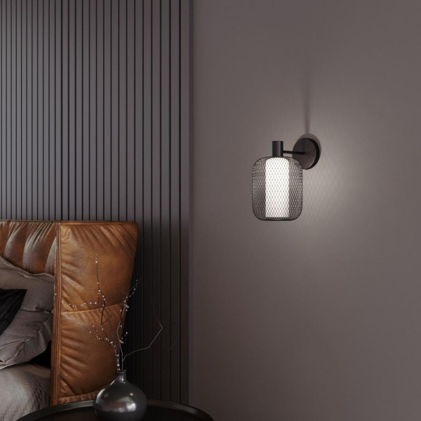 Настенный светильник с металлическим абажуром и стеклянным плафоном 30191/1 черный