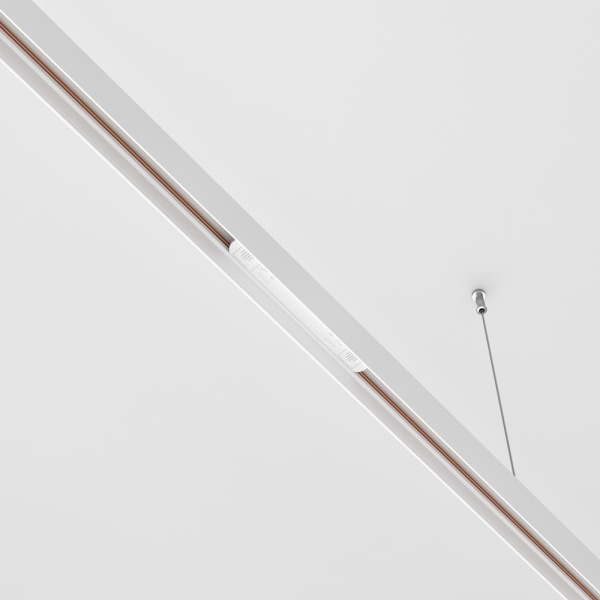 Коннектор питания прямой Exility белый