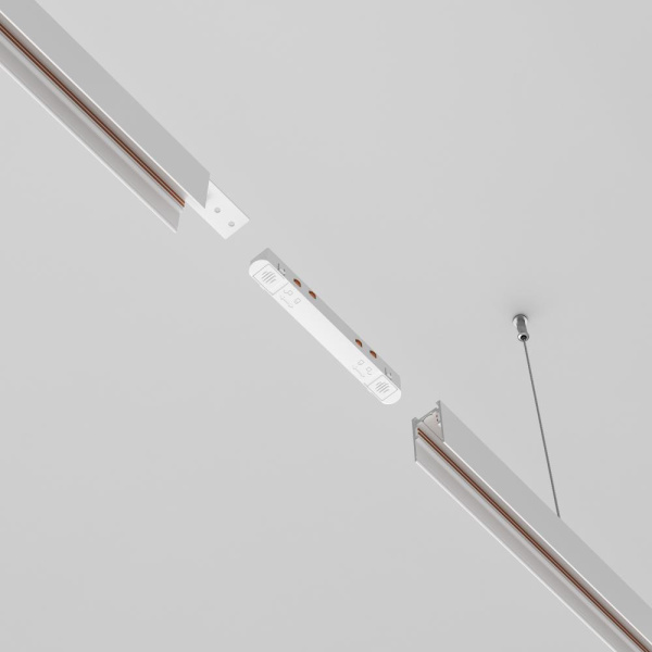 Коннектор питания прямой Exility белый