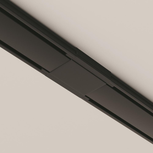 Коннектор питания прямой Radity черный