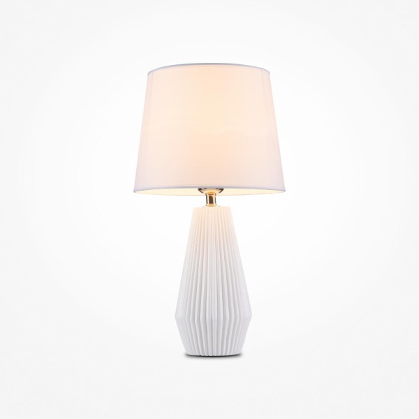 Настольный светильник Maytoni Z181-TL-01-W