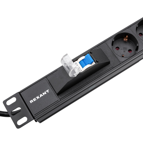 Блок распределения питания для 19" шкафов, горизонтальный, 6 розеток СЕЕ 7/4, 16A, автомат защиты, алюм корп, шнур 2м, вилка СЕЕ 7/7 REXANT