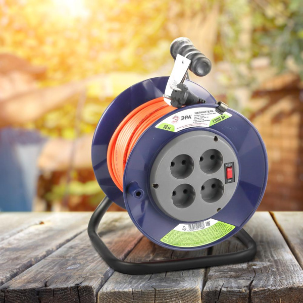 Удлинитель силовой ЭРА RPx-4s-2x0.75-30m на пластиковой катушке без заземления 4 розетки 30м ПВС 2х0.75мм2