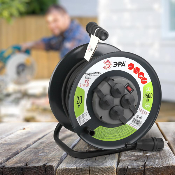 Удлинитель силовой ЭРА  RMx-4es-3x2.5-20m-IP44(KG) на металлическая катушке с заземлением 4 розетки КГ 3x2,5м2 20 м 16А