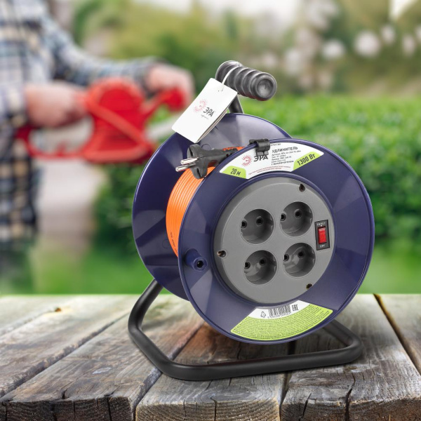Удлинитель силовой ЭРА RPx-4s-2x0.75-20m на пластиковой катушке без заземления 4 розетки 20м ПВС 2х0.75мм2