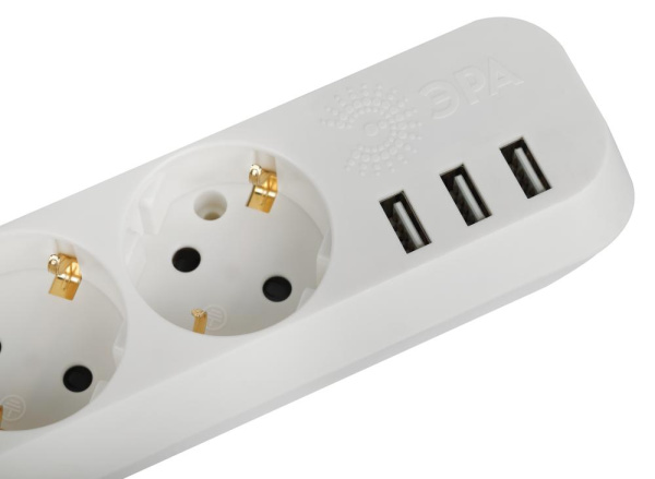 Удлинитель электрический ЭРА U-3es-5m-USB c заземлением с выключателем 3 розетки + 3xUSBA 5м 10А