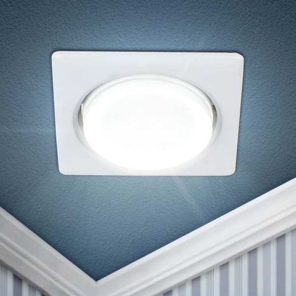 KL71 WH /1 (к) Светильник ЭРА под лампу Gx53 квадр.,220V, 13W,белый (40/960)