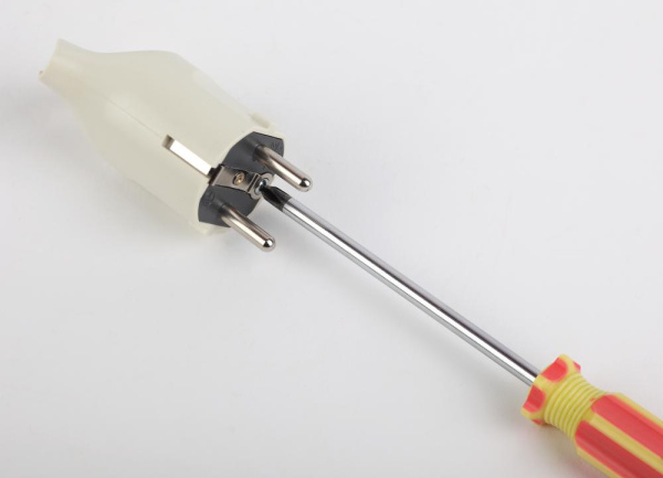 Вилка ЭРА V3 c заземлением 16A с кольцом непрямой ввод белая