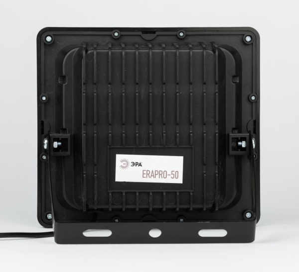 ЭРА Прожектор светодиодный уличный на солн. бат. 50W, 360 lm, 5000K, с датч. движения, ПДУ, IP65 (10