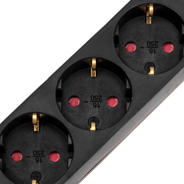 Удлинитель STANDARD 3 гнезда, 5м, 3х1,0мм², с/з, с выключателем, черный REXANT