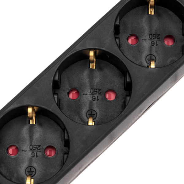 Удлинитель STANDARD 5 гнезд, 5м, 3х1,0мм², с/з, с выключателем, черный REXANT