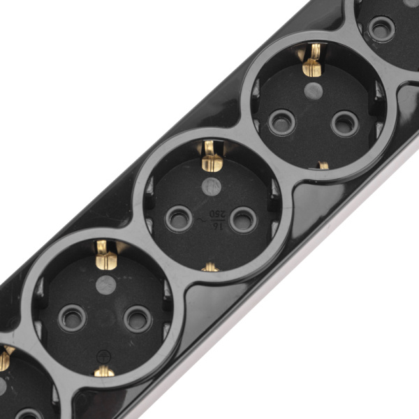 Колодка PREMIUM 6 гнезд, с/з, с выключателем, черный REXANT