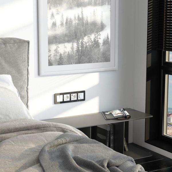 Рамка на 4 поста Elite (черный, стекло) W0042448