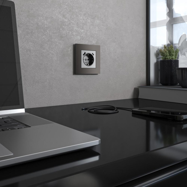 Рамка на 1 пост Slab (бронза софт) W0012963