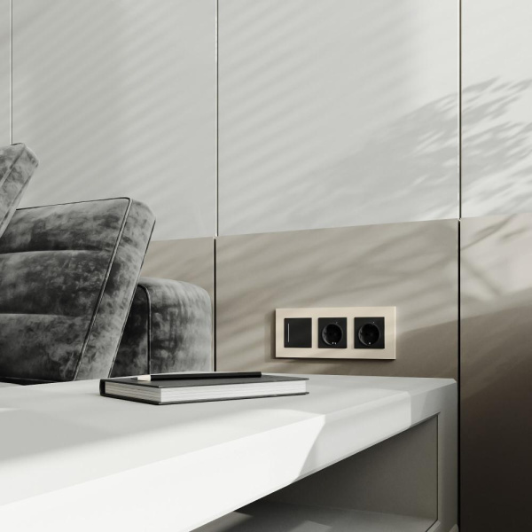 Рамка на 3 поста Slab (айвори софт) W0032962