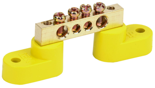 Шина PE "земля" на двух угловых изоляторах ШНИ-6х9-4-У2-Ж IEK