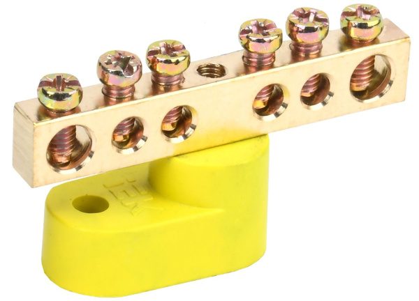 Шина PE "земля" на одном угловом изоляторе ШНИ-6х9-6-У1-Ж IEK