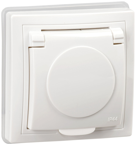 KVARTA Розетка одноместная РСбш10-3-КБ-44 с заземляющим контактом с защитными шторками и крышкой 16А IP44 белый IEK