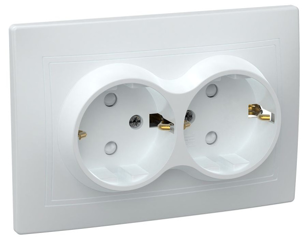 Розетка 2-местная РСш12-3-КБ с заземляющим контактом с защитной шторкой 16А КВАРТА белый IEK
