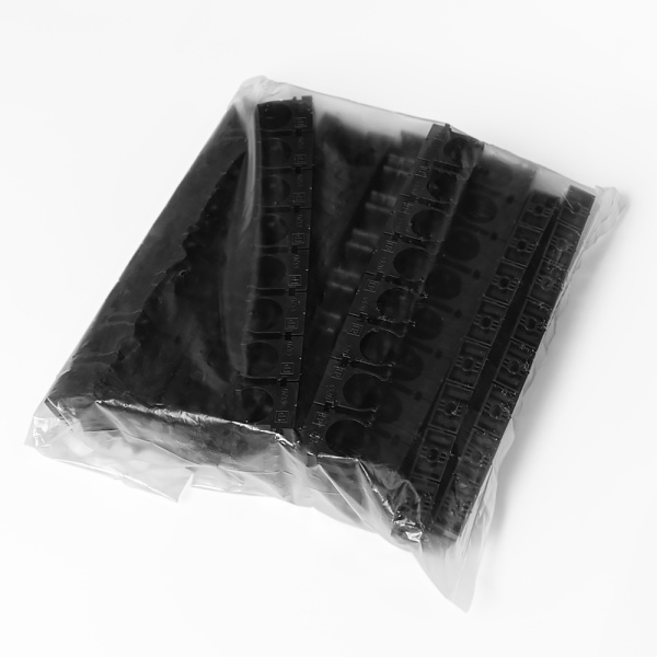 Крепеж-клипса для труб атмосферостойкая для прямого монтажа на 8 мест черная в п/э d20 мм (20шт/140шт уп/кор) Промрукав