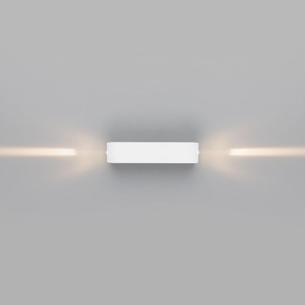 Уличный настенный светодиодный светильник Blaze LED IP54 35136/W белый