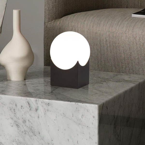 Настольный светильник со стеклянным плафоном 01167/1 черный