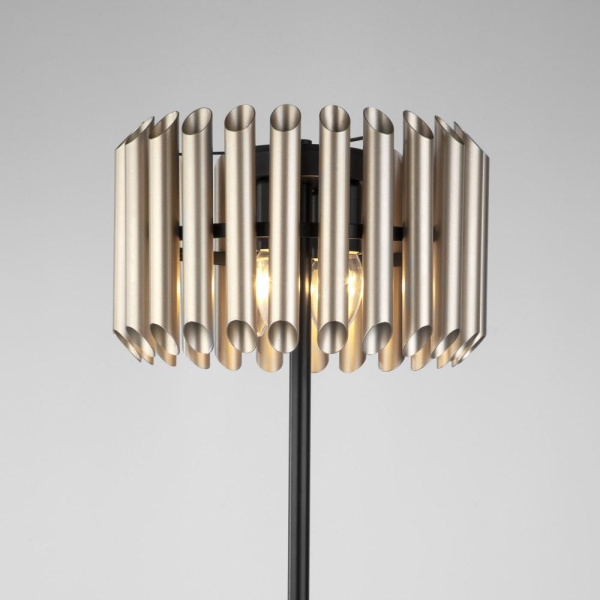 Напольный светильник с металлическим плафоном 01124/4