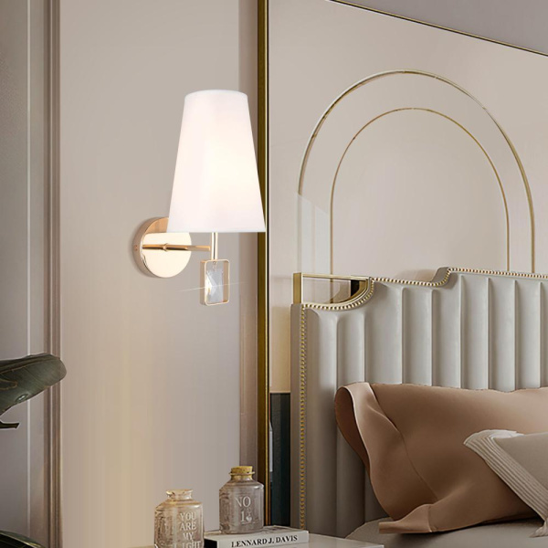 НАСТЕННЫЙ СВЕТИЛЬНИК С ТКАНЕВЫМ АБАЖУРОМ 60137/1 золото