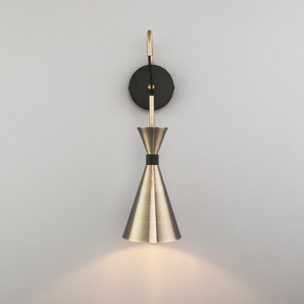 Настенный светильник в стиле лофт 316/1 латунь / черный