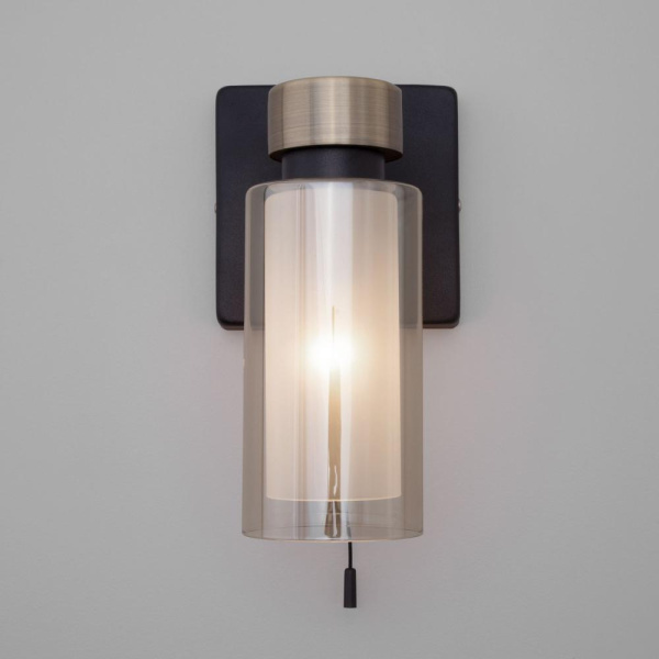 Настенный светильник со стеклянным плафоном 70115/1 черный