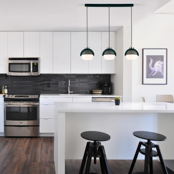 Подвесной светильник в стиле лофт 50106/3 античная бронза / черный