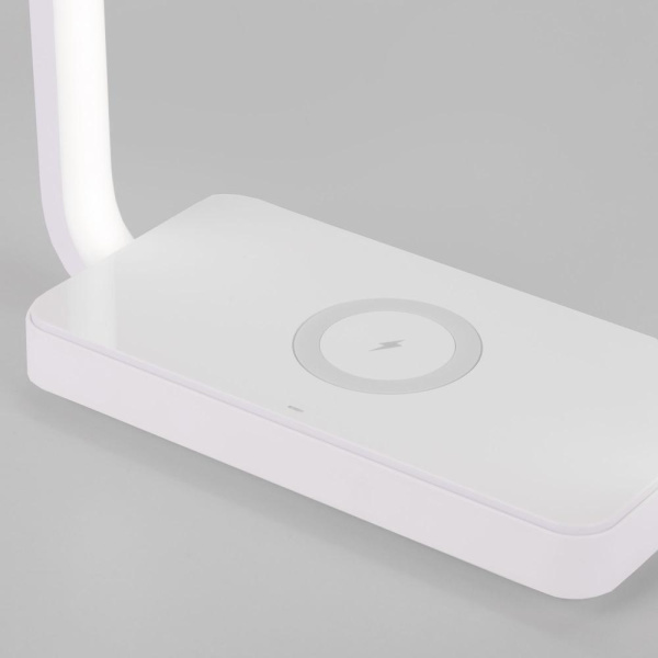 Настольный светодиодный светильник с беспроводной зарядкой и регулировкой яркости 80502/1 белый