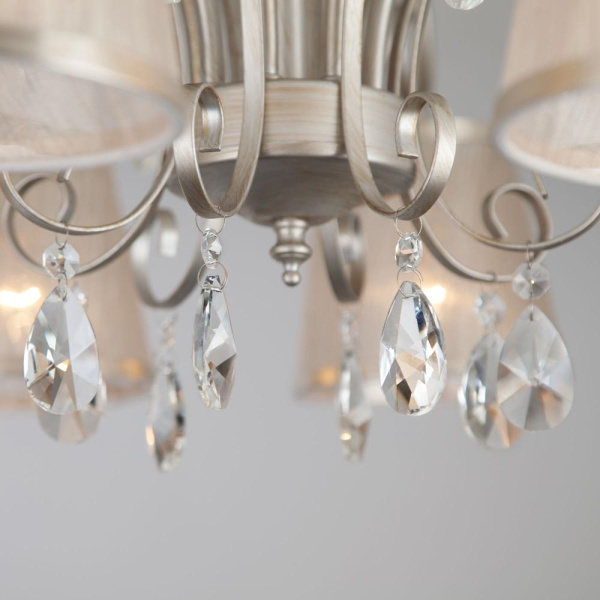 Потолочная люстра с тканевыми абажурами 60065/8 серебро