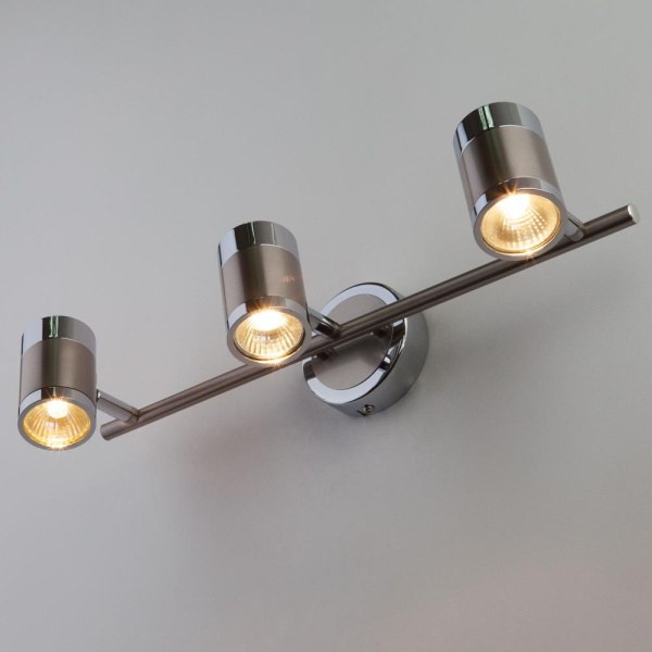 Настенный светильник с металлическими плафонами 20058/3 перламутровый сатин